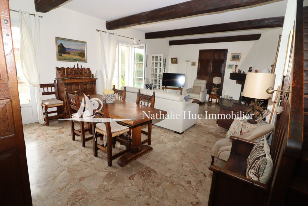 vente villa 6 Pièce(s) – 6 pièces – 5 chambres – 215.95 m²