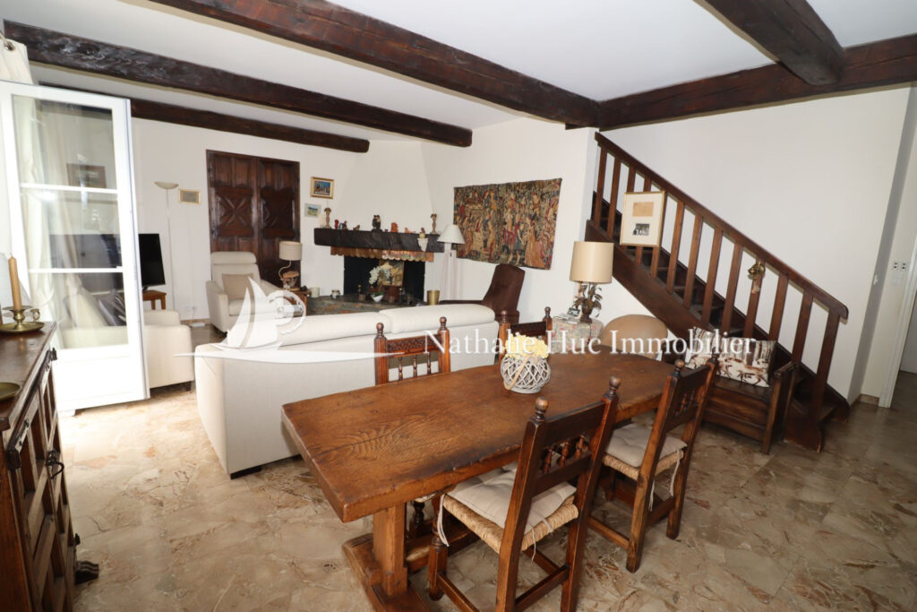 vente villa 6 Pièce(s) – 6 pièces – 5 chambres – 215.95 m²