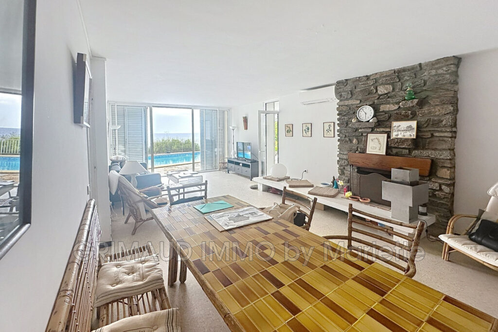 PROPRIÉTÉ D’EXCEPTION – PIED DANS L’EAU – VUE MER A COUPER LE  – 10 pièces – 8 chambres – 187.37 m²