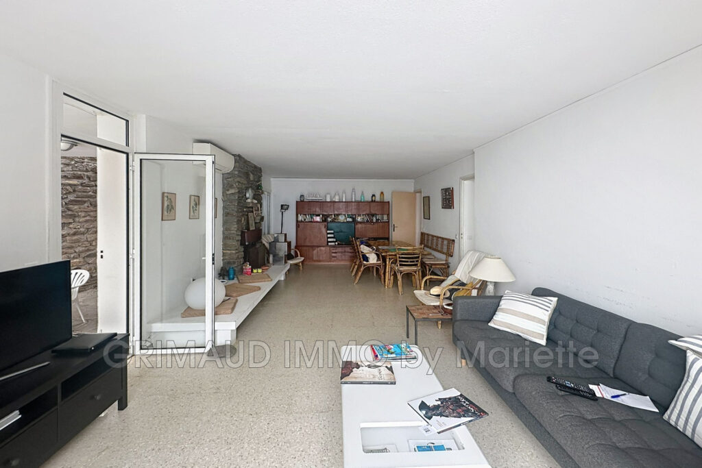 PROPRIÉTÉ D’EXCEPTION – PIED DANS L’EAU – VUE MER A COUPER LE  – 10 pièces – 8 chambres – 187.37 m²