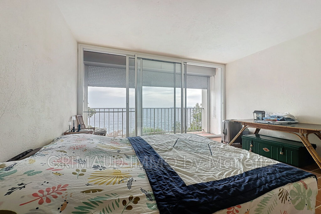 PROPRIÉTÉ D’EXCEPTION – PIED DANS L’EAU – VUE MER A COUPER LE  – 10 pièces – 8 chambres – 187.37 m²