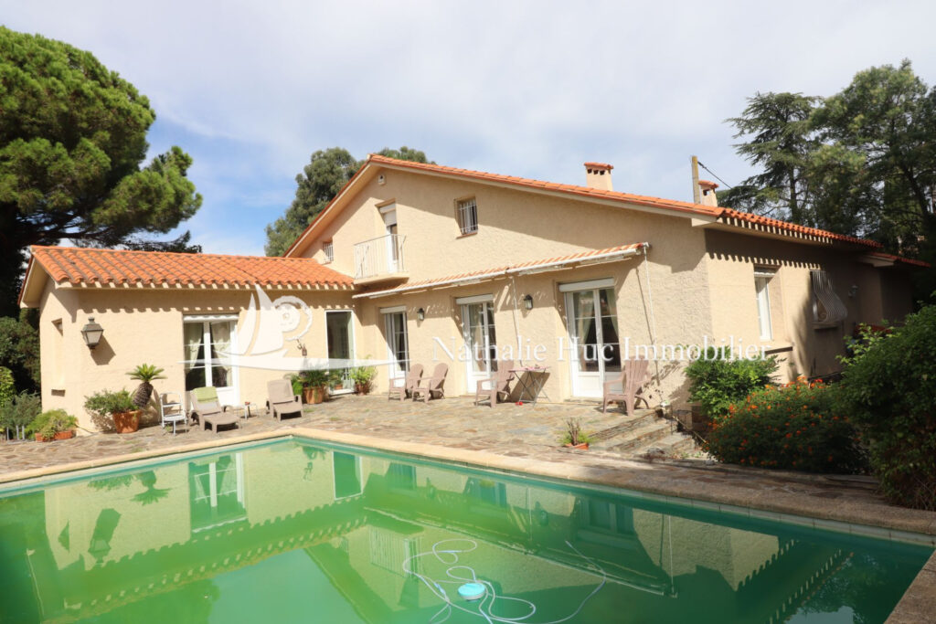 vente villa 6 Pièce(s) – 6 pièces – 5 chambres – 215.95 m²