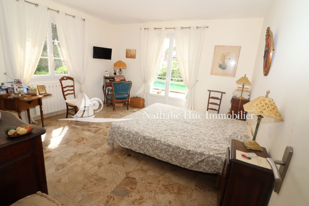 vente villa 6 Pièce(s) – 6 pièces – 5 chambres – 215.95 m²