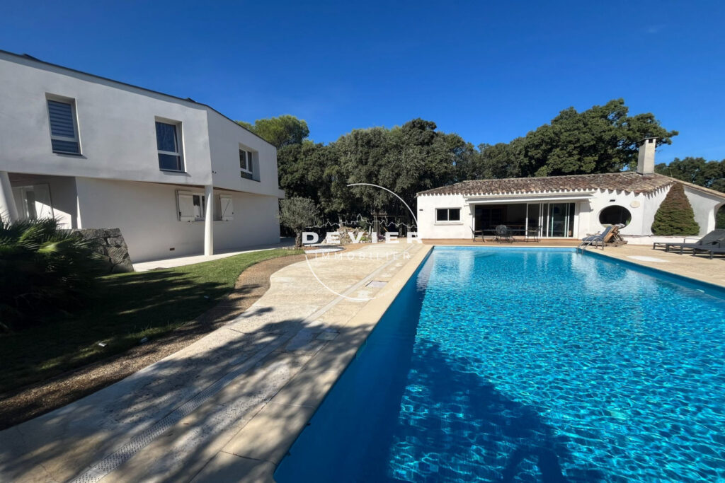 vente maison – NR pièces – 7 chambres – 330.00 m²