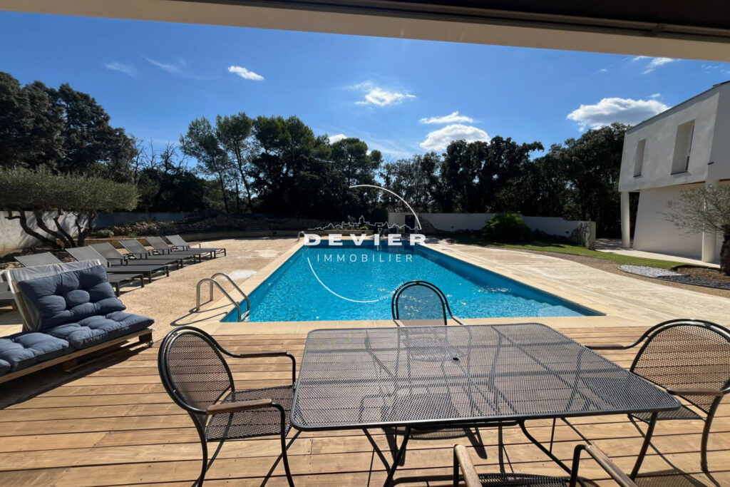 vente maison – NR pièces – 7 chambres – 330.00 m²