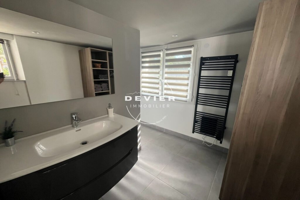 vente maison – NR pièces – 7 chambres – 330.00 m²