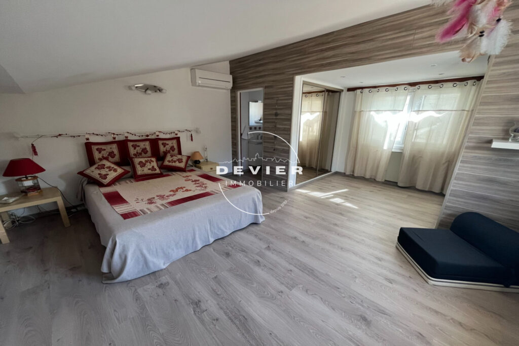 vente maison – NR pièces – 7 chambres – 330.00 m²