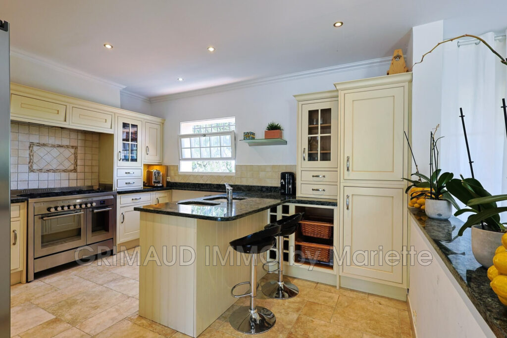 vente maison 6 Pièce(s) – 6 pièces – 4 chambres – 190.28 m²