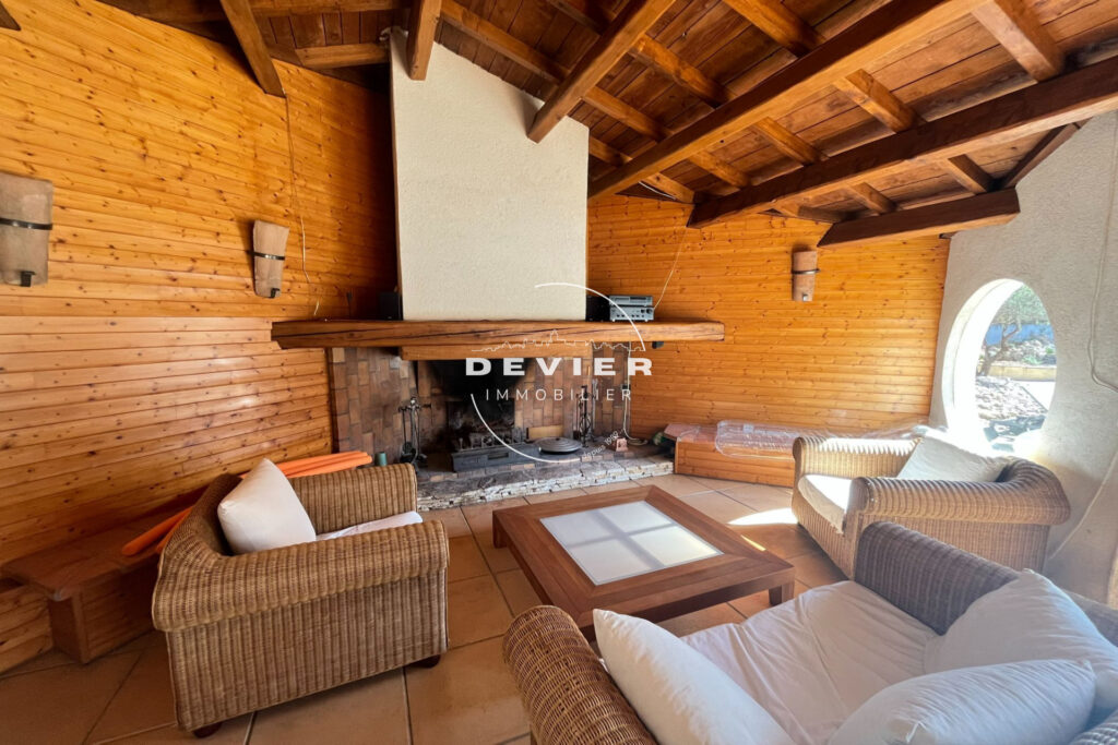 vente maison – NR pièces – 7 chambres – 330.00 m²