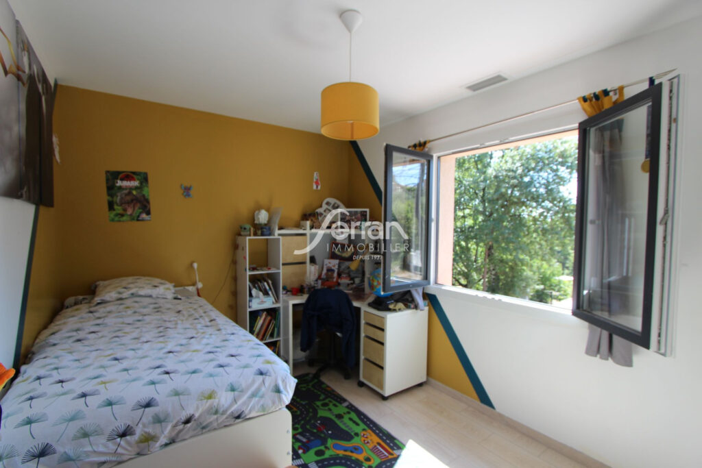 A vendre à Lorgues maison récente 105m² et 1068 m² de terrain  – 4 pièces – 3 chambres – 110.00 m²