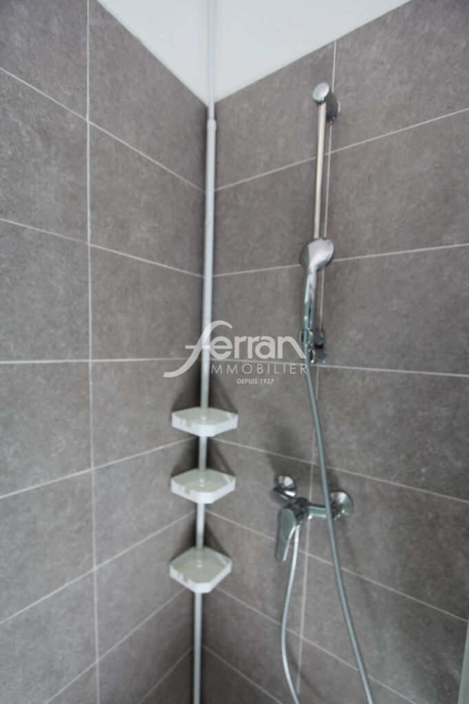 A vendre à Lorgues maison récente 105m² et 1068 m² de terrain  – 4 pièces – 3 chambres – 110.00 m²