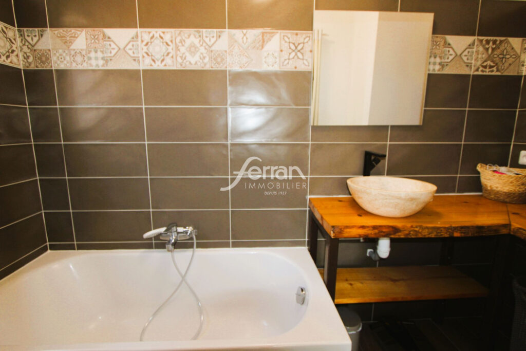 A vendre à Lorgues maison récente 105m² et 1068 m² de terrain  – 4 pièces – 3 chambres – 110.00 m²