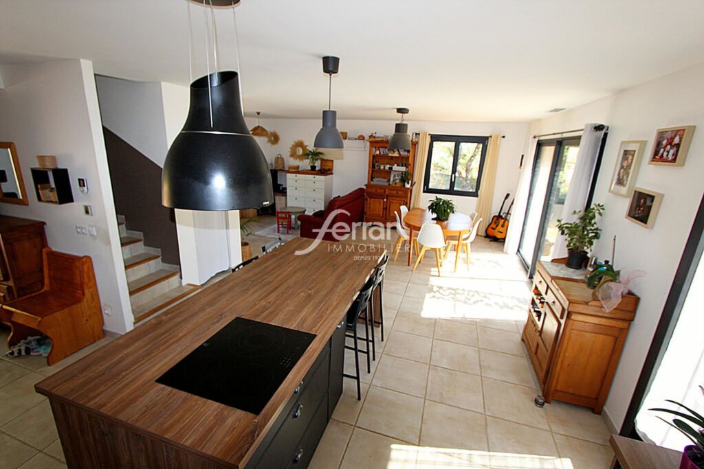 A vendre à Lorgues maison récente 105m² et 1068 m² de terrain  – 4 pièces – 3 chambres – 110.00 m²