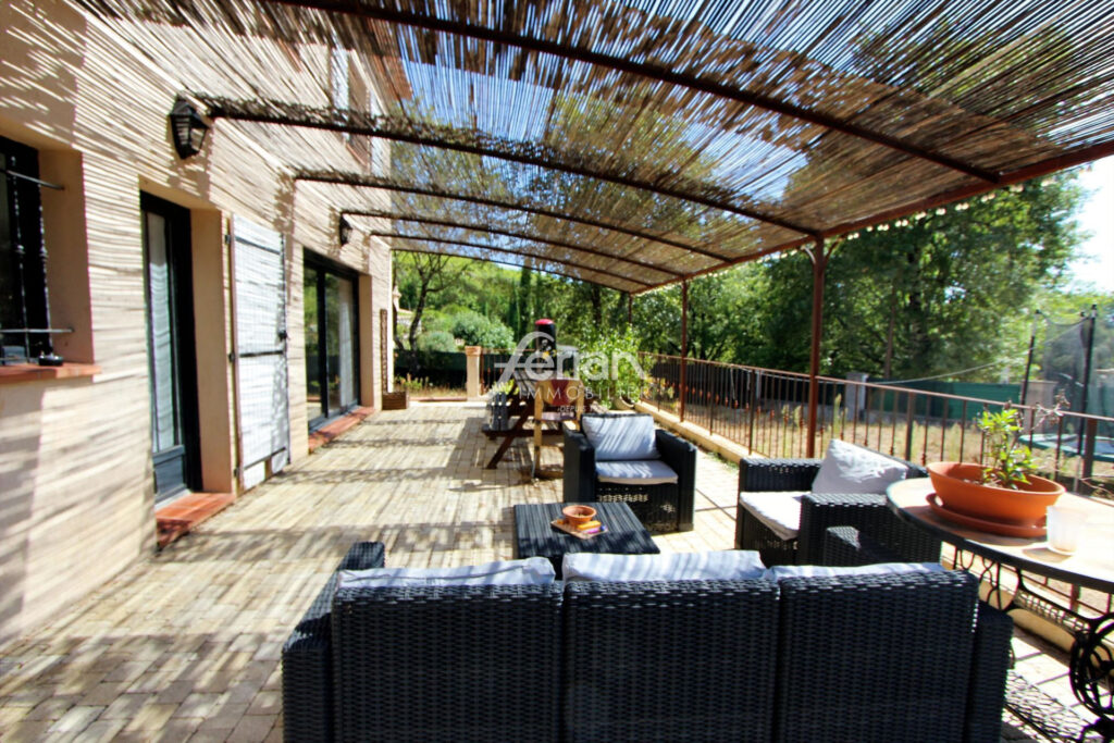 A vendre à Lorgues maison récente 105m² et 1068 m² de terrain  – 4 pièces – 3 chambres – 110.00 m²