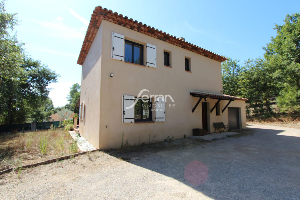 A vendre à Lorgues maison récente 105m² et 1068 m² de terrain  – 4 pièces – 3 chambres – 110.00 m²