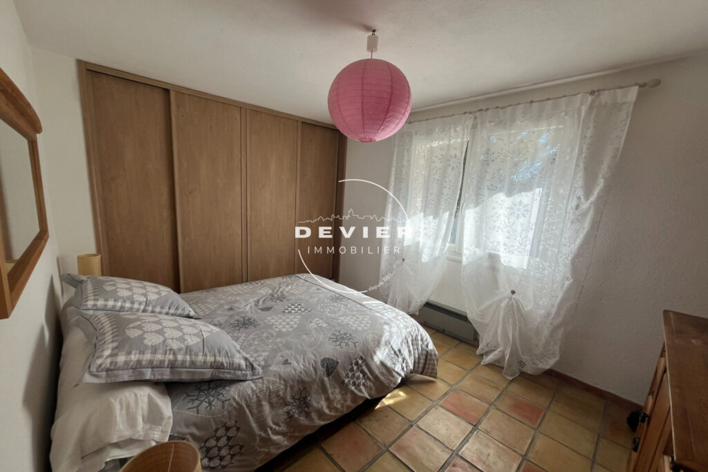 vente maison – NR pièces – 7 chambres – 330.00 m²