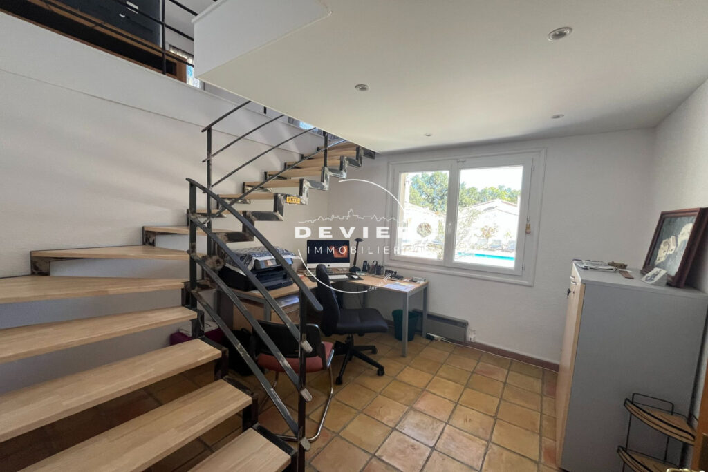 vente maison – NR pièces – 7 chambres – 330.00 m²