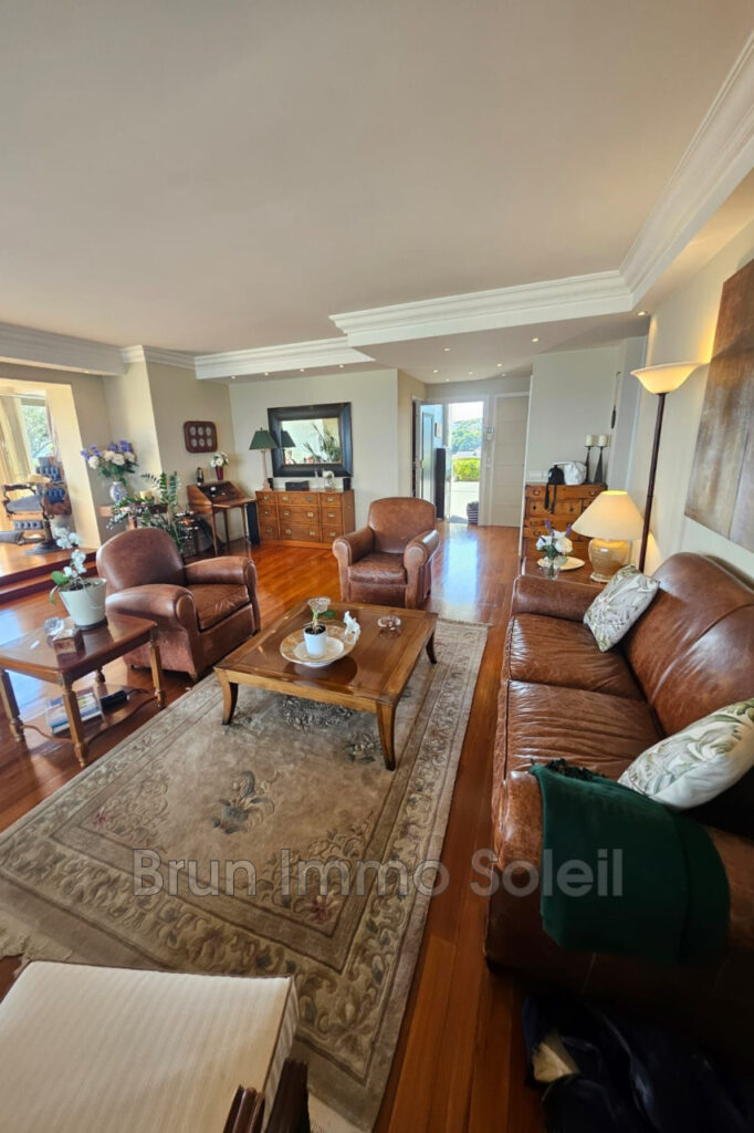 vente appartement 8 Pièce(s) – 8 pièces – 4 chambres – 193.00 m²