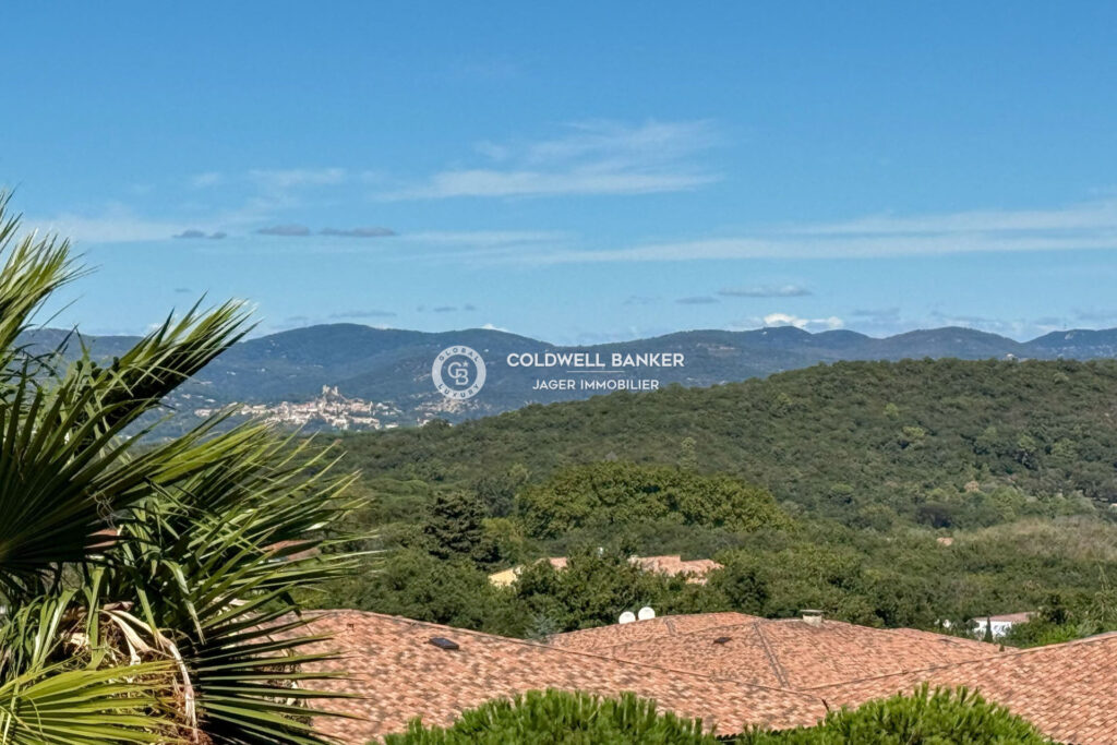 Exclusivité – À 100 m du village  Élégant 3 pièces en dernier – 3 pièces – 2 chambres – 62.00 m²