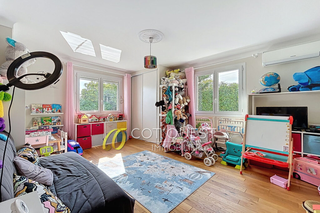 vente maison 6 Pièce(s) – 6 pièces – 5 chambres – 207.00 m²