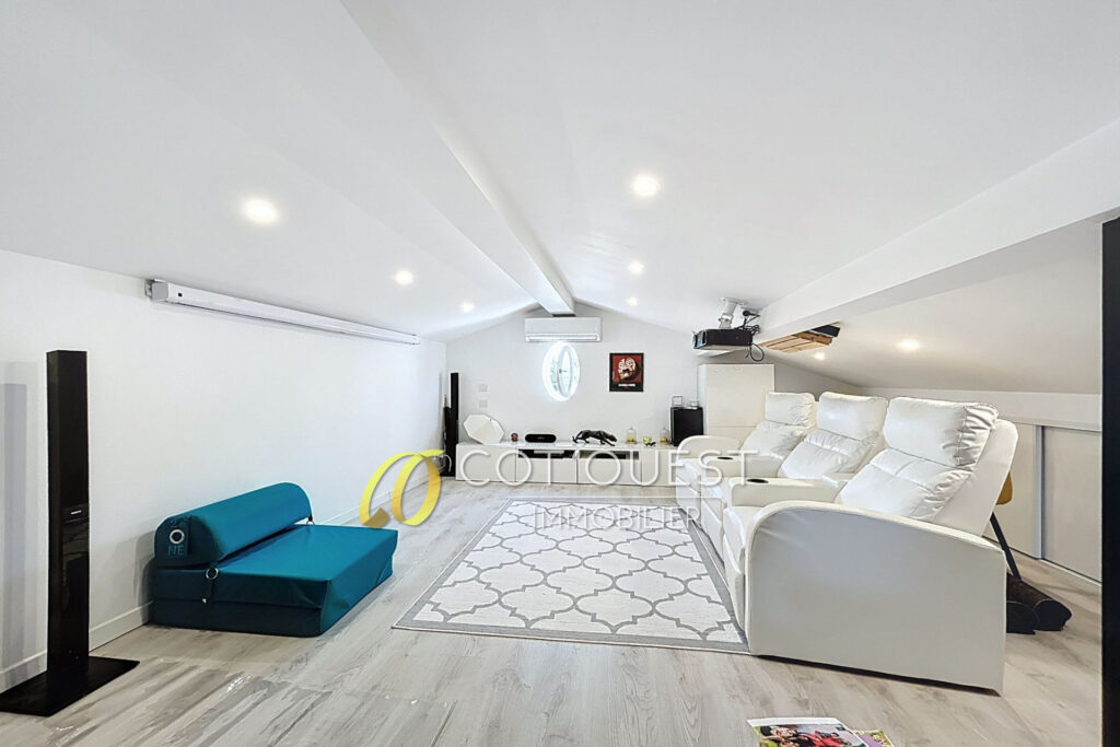 vente maison 6 Pièce(s) – 6 pièces – 5 chambres – 207.00 m²