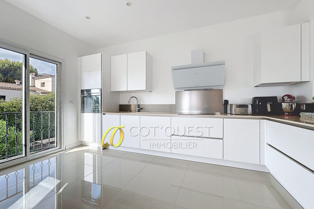 vente maison 6 Pièce(s) – 6 pièces – 5 chambres – 207.00 m²