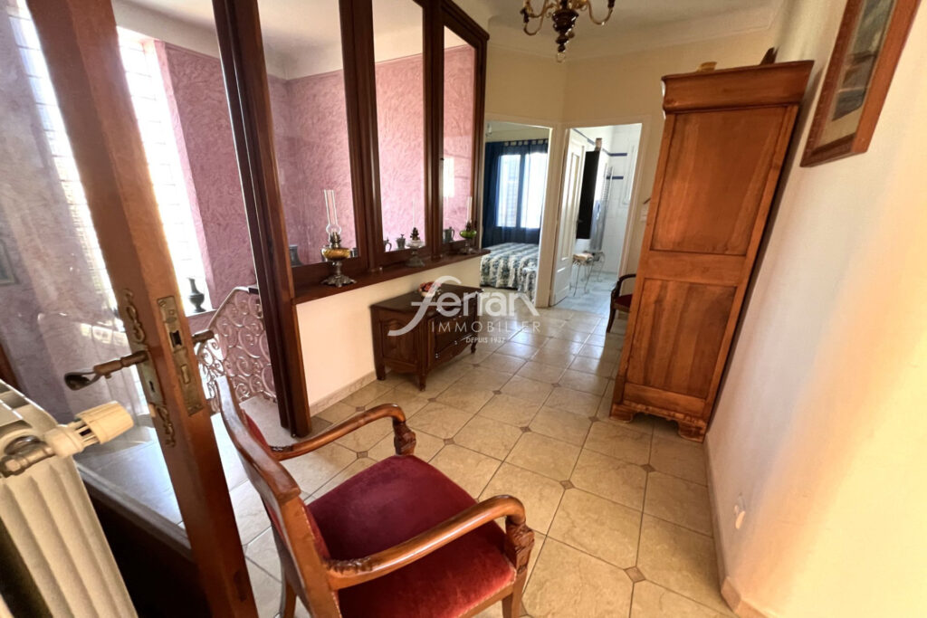 Draguignan, maison des années 20 avec piscine. – 9 pièces – 3 chambres – 222.00 m²