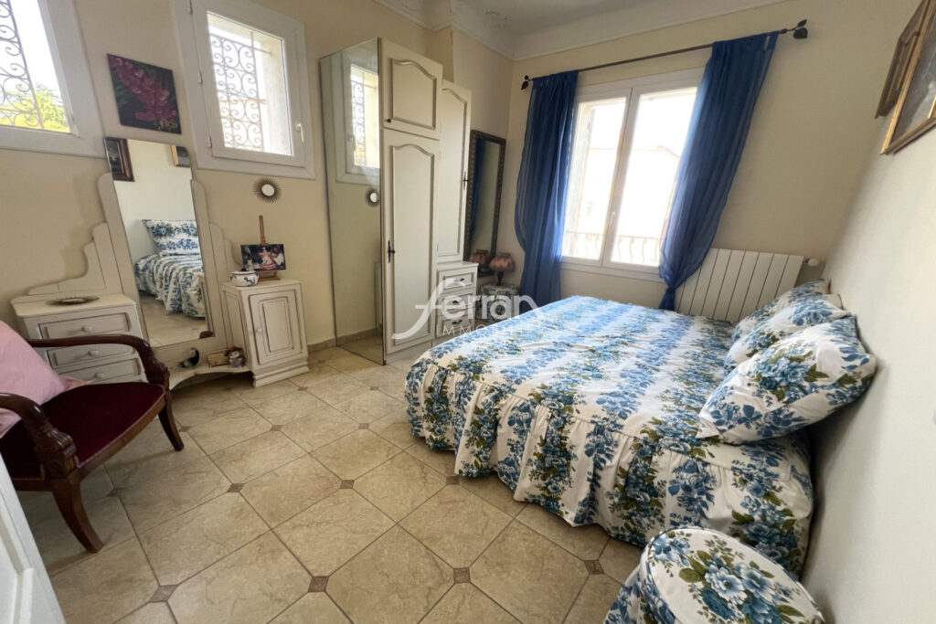 Draguignan, maison des années 20 avec piscine. – 9 pièces – 3 chambres – 222.00 m²