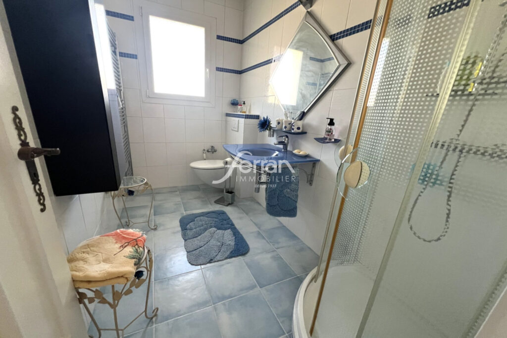 Draguignan, maison des années 20 avec piscine. – 9 pièces – 3 chambres – 222.00 m²