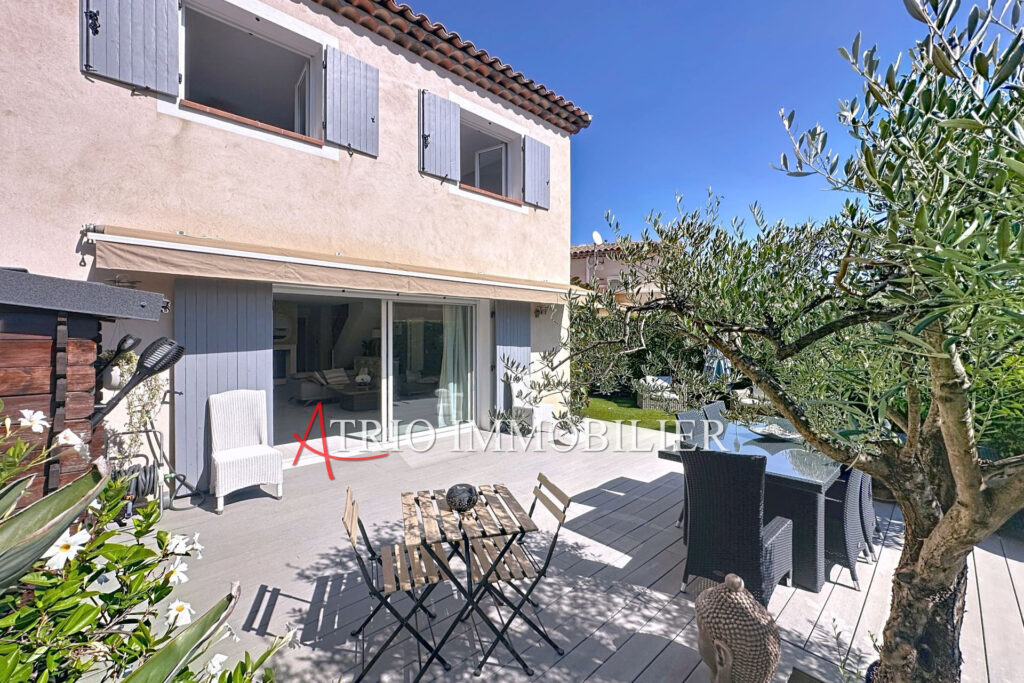 Rare à la vente, dans le secteur des plateaux Fleuris, magnifi – 4 pièces – 4 chambres – 122.00 m²