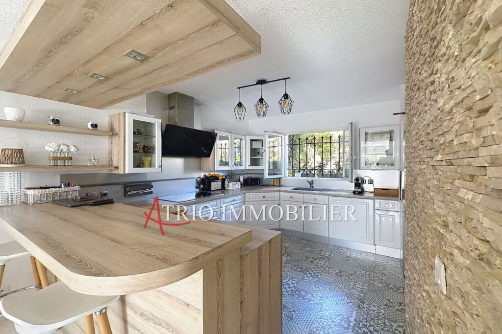 Rare à la vente, dans le secteur des plateaux Fleuris, magnifi – 4 pièces – 4 chambres – 122.00 m²