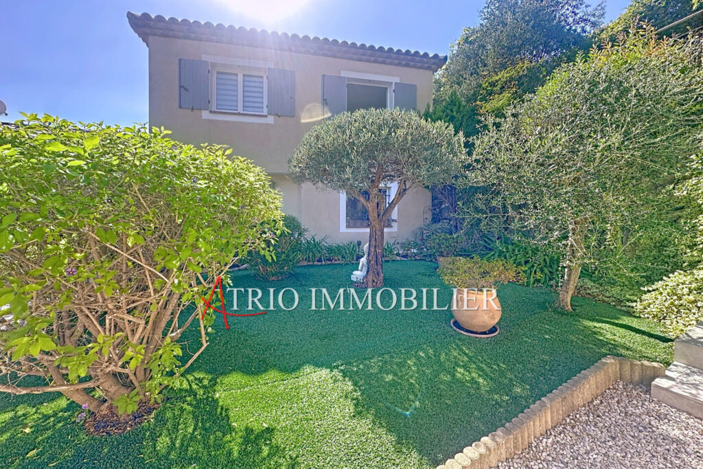 Rare à la vente, dans le secteur des plateaux Fleuris, magnifi – 4 pièces – 4 chambres – 122.00 m²