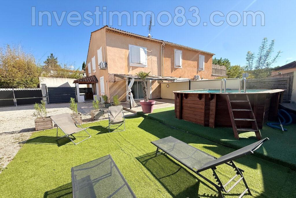 Au coeur du village et proche des commodités, belle maison de  – 4 pièces – 3 chambres – 125.00 m²