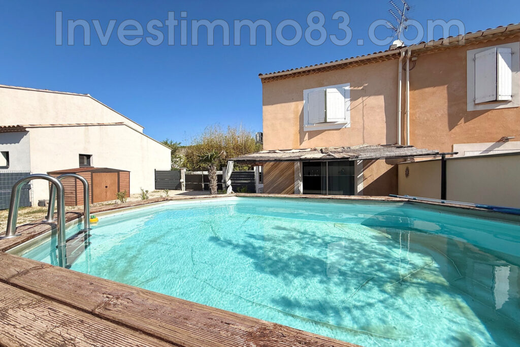 Au coeur du village et proche des commodités, belle maison de  – 4 pièces – 3 chambres – 125.00 m²