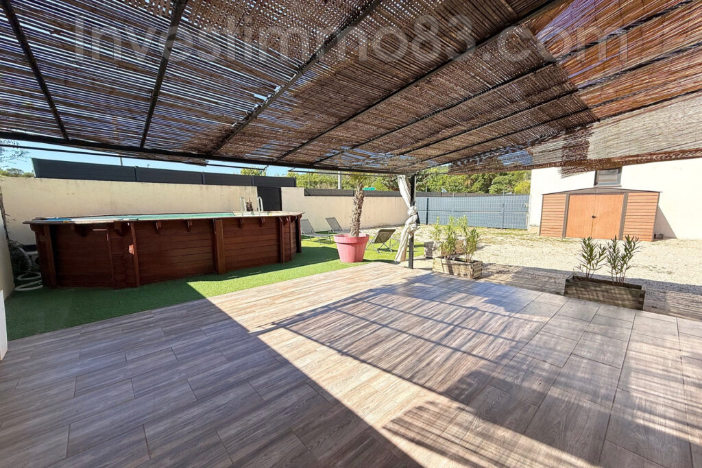 Au coeur du village et proche des commodités, belle maison de  – 4 pièces – 3 chambres – 125.00 m²