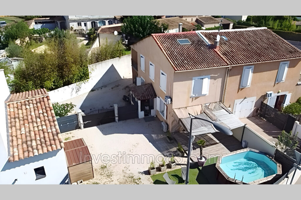 Au coeur du village et proche des commodités, belle maison de  – 4 pièces – 3 chambres – 125.00 m²