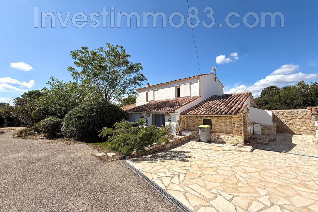 Dans un quartier calme et recherché, belle maison de type 6 de – 6 pièces – 4 chambres – 160.00 m²