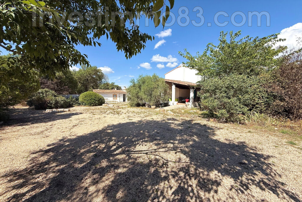 Dans un quartier calme et recherché, belle maison de type 6 de – 6 pièces – 4 chambres – 160.00 m²