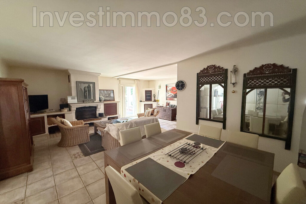 Dans un quartier calme et recherché, belle maison de type 6 de – 6 pièces – 4 chambres – 160.00 m²