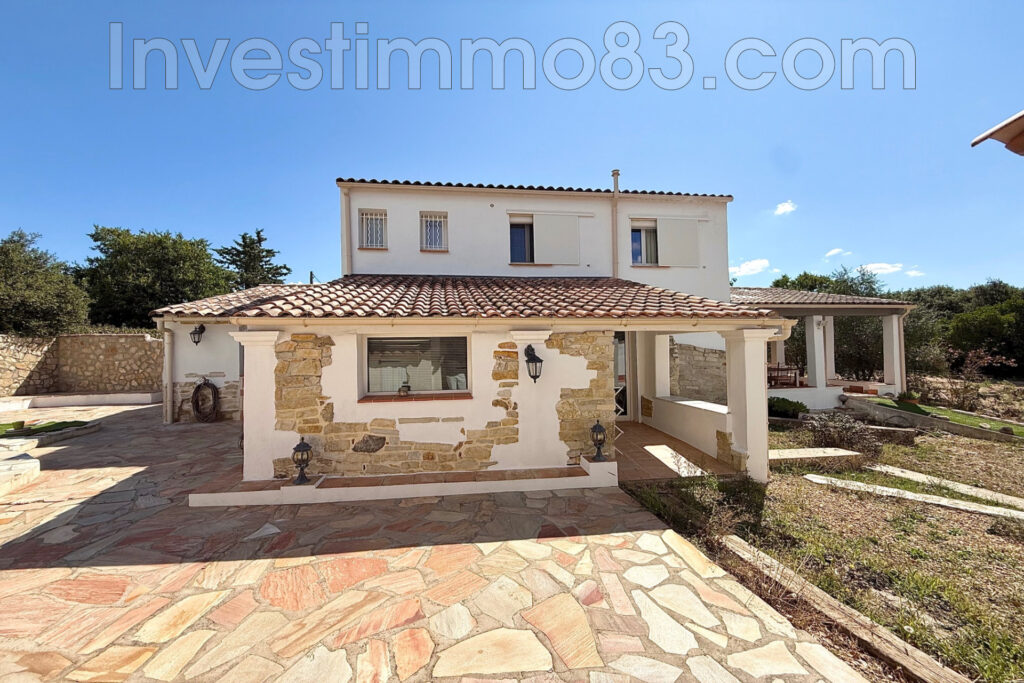 Dans un quartier calme et recherché, belle maison de type 6 de – 6 pièces – 4 chambres – 160.00 m²