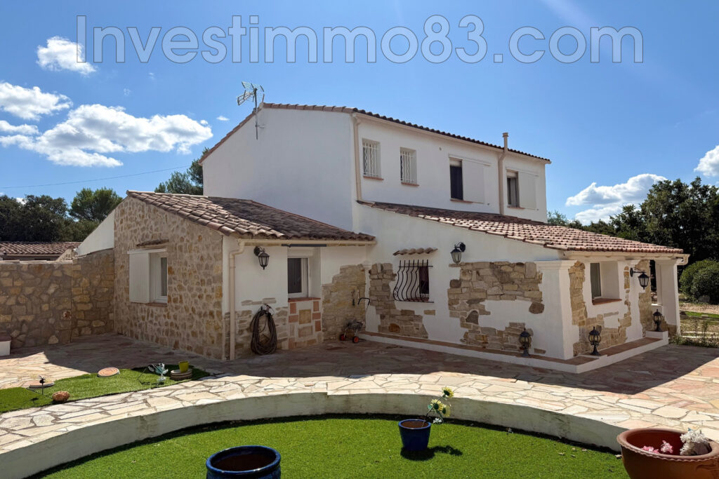 Dans un quartier calme et recherché, belle maison de type 6 de – 6 pièces – 4 chambres – 160.00 m²