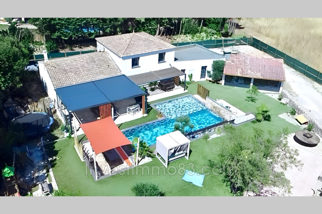 Proche des commodités, dans un quartier recherché, magnifique  – 10 pièces – 8 chambres – 203.00 m²