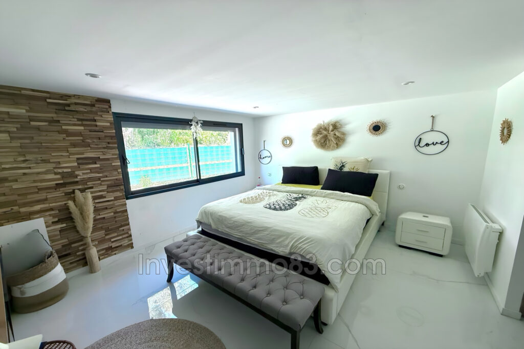 Proche des commodités, dans un quartier recherché, magnifique  – 10 pièces – 8 chambres – 203.00 m²