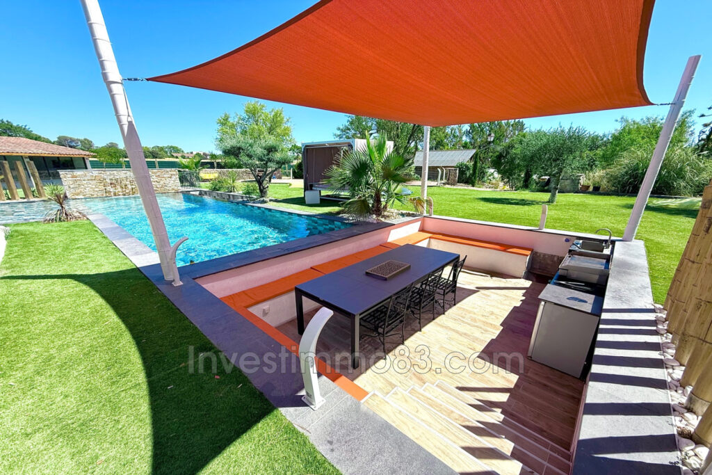 Proche des commodités, dans un quartier recherché, magnifique  – 10 pièces – 8 chambres – 203.00 m²