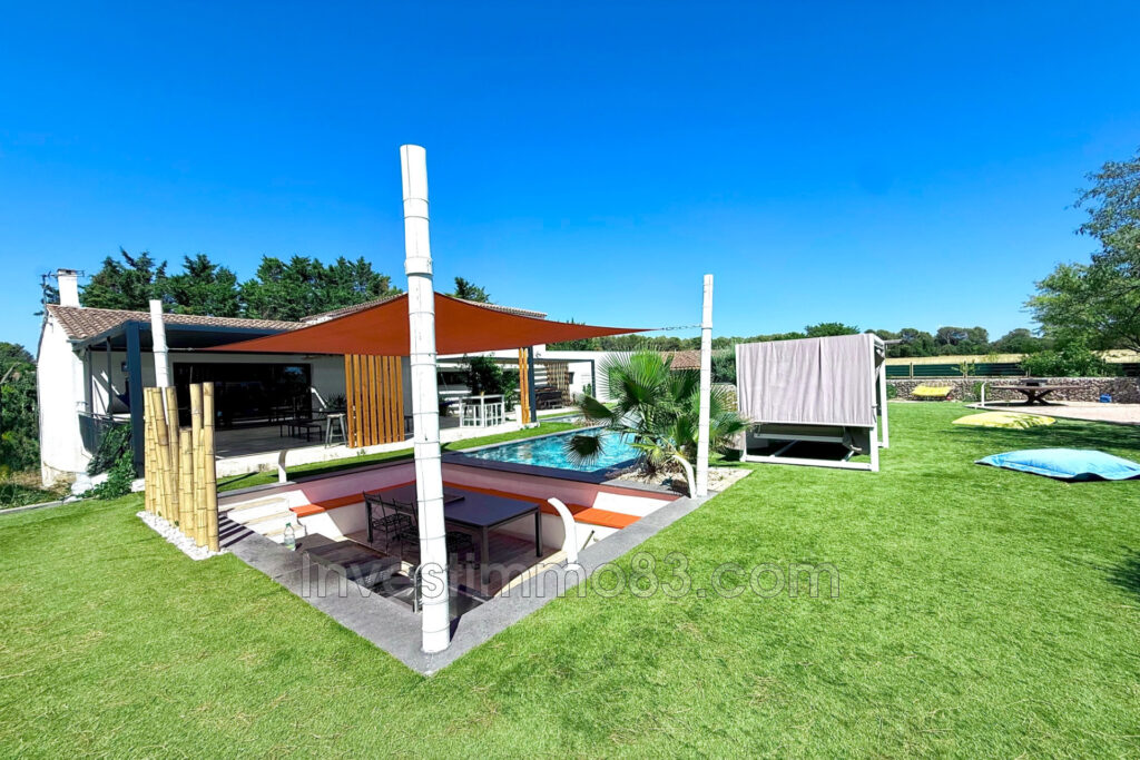 Proche des commodités, dans un quartier recherché, magnifique  – 10 pièces – 8 chambres – 203.00 m²