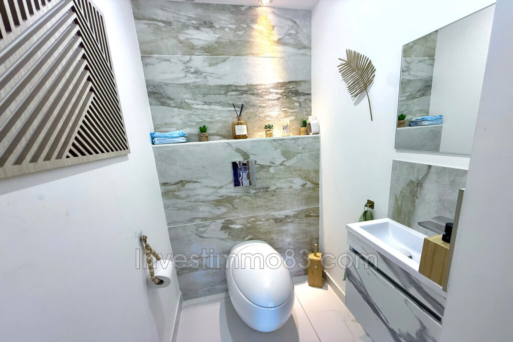 Proche des commodités, dans un quartier recherché, magnifique  – 10 pièces – 8 chambres – 203.00 m²