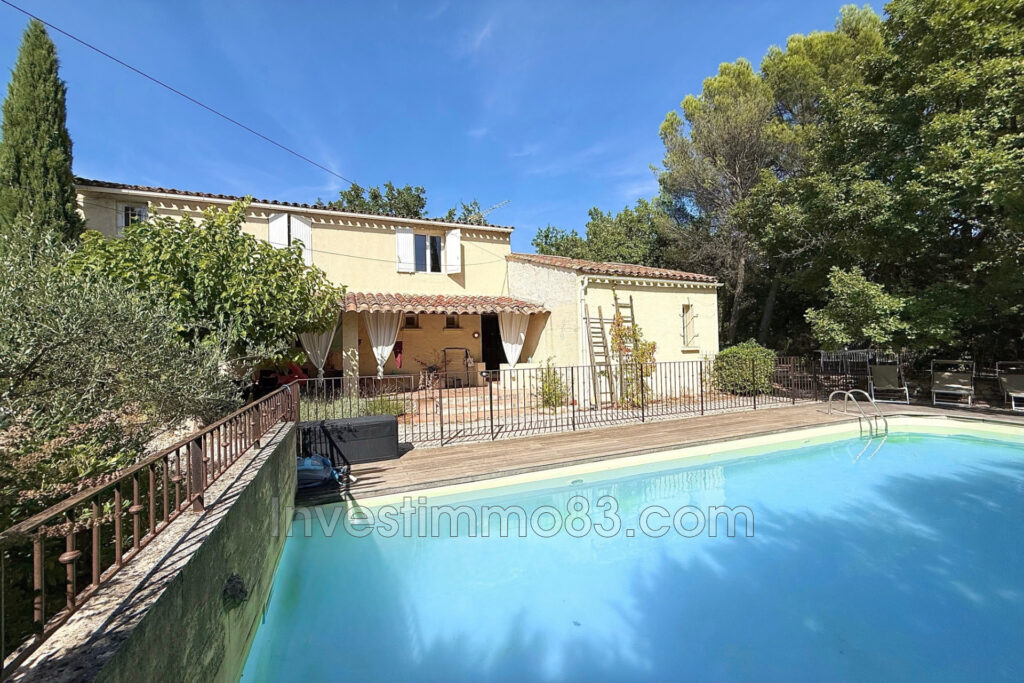 Dans un quartier calme et recherché, belle maison de type 6 de – 6 pièces – 4 chambres – 133.00 m²