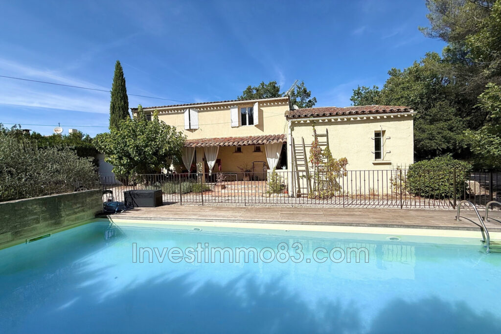 Dans un quartier calme et recherché, belle maison de type 6 de – 6 pièces – 4 chambres – 133.00 m²