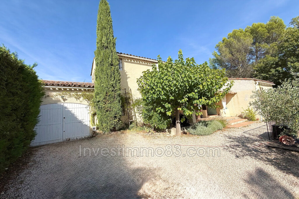 Dans un quartier calme et recherché, belle maison de type 6 de – 6 pièces – 4 chambres – 133.00 m²