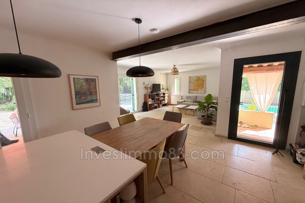 Dans un quartier calme et recherché, belle maison de type 6 de – 6 pièces – 4 chambres – 133.00 m²